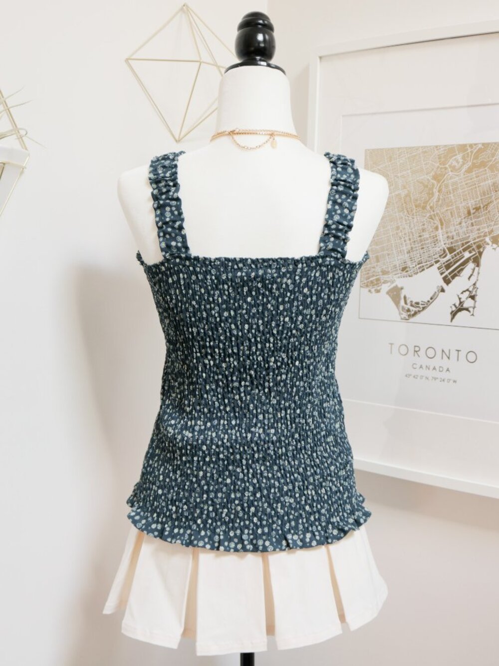 Teal Daisy Print Ruffle Sleeveless Tank Top, Smocked Stretchy Summer Cottagecore - Picture 4 of 7